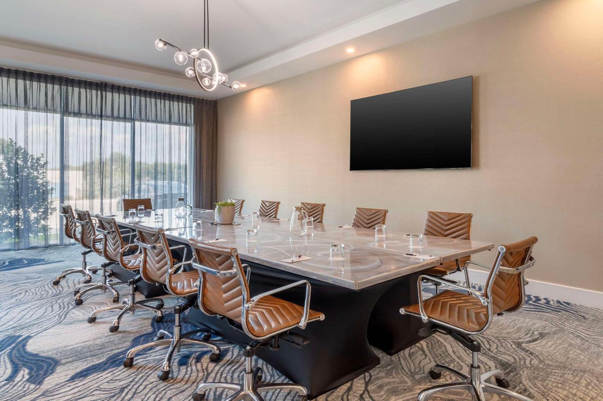Hotel Cambria Riverfront