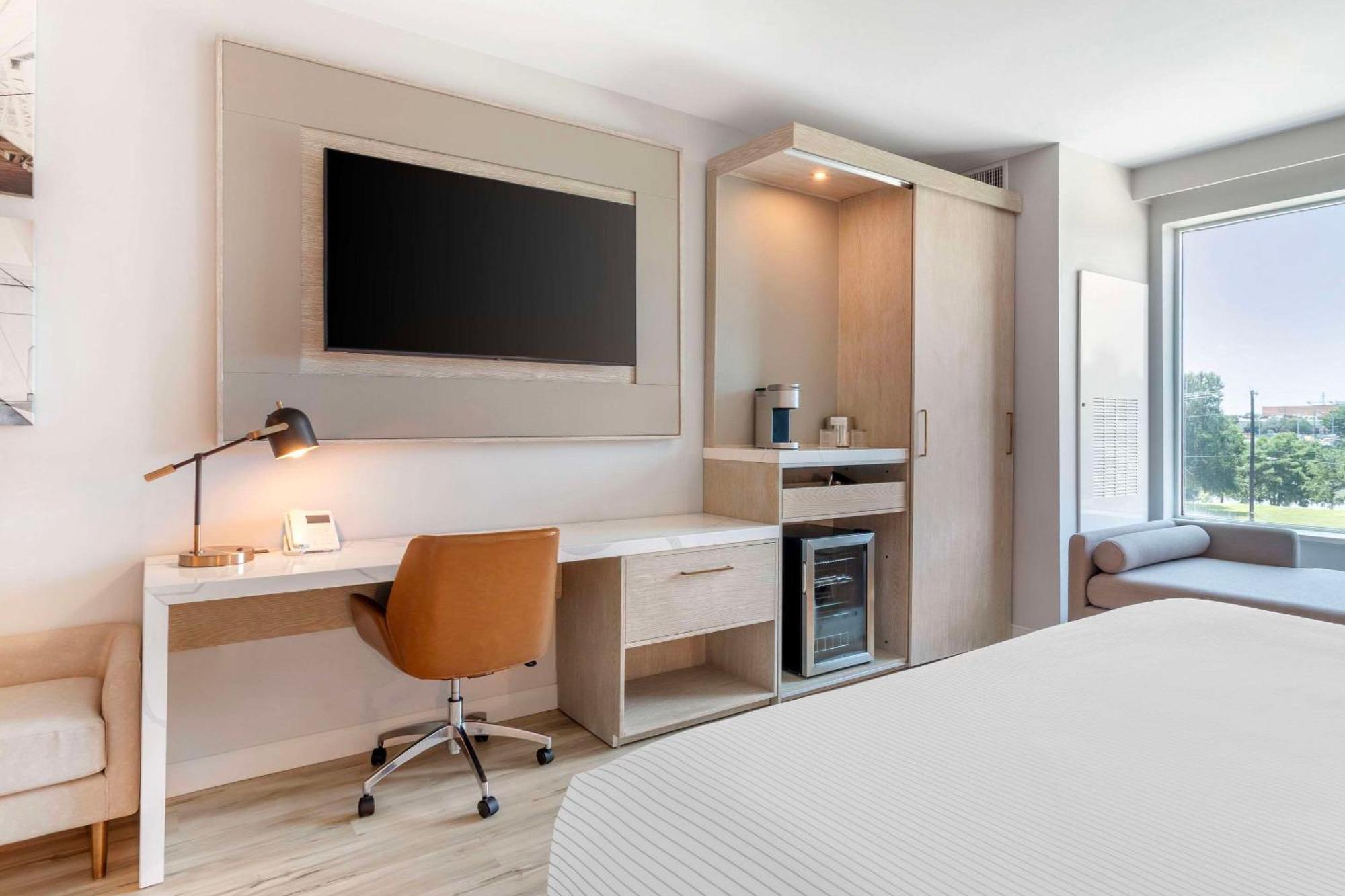 Hotel Cambria Riverfront Waco