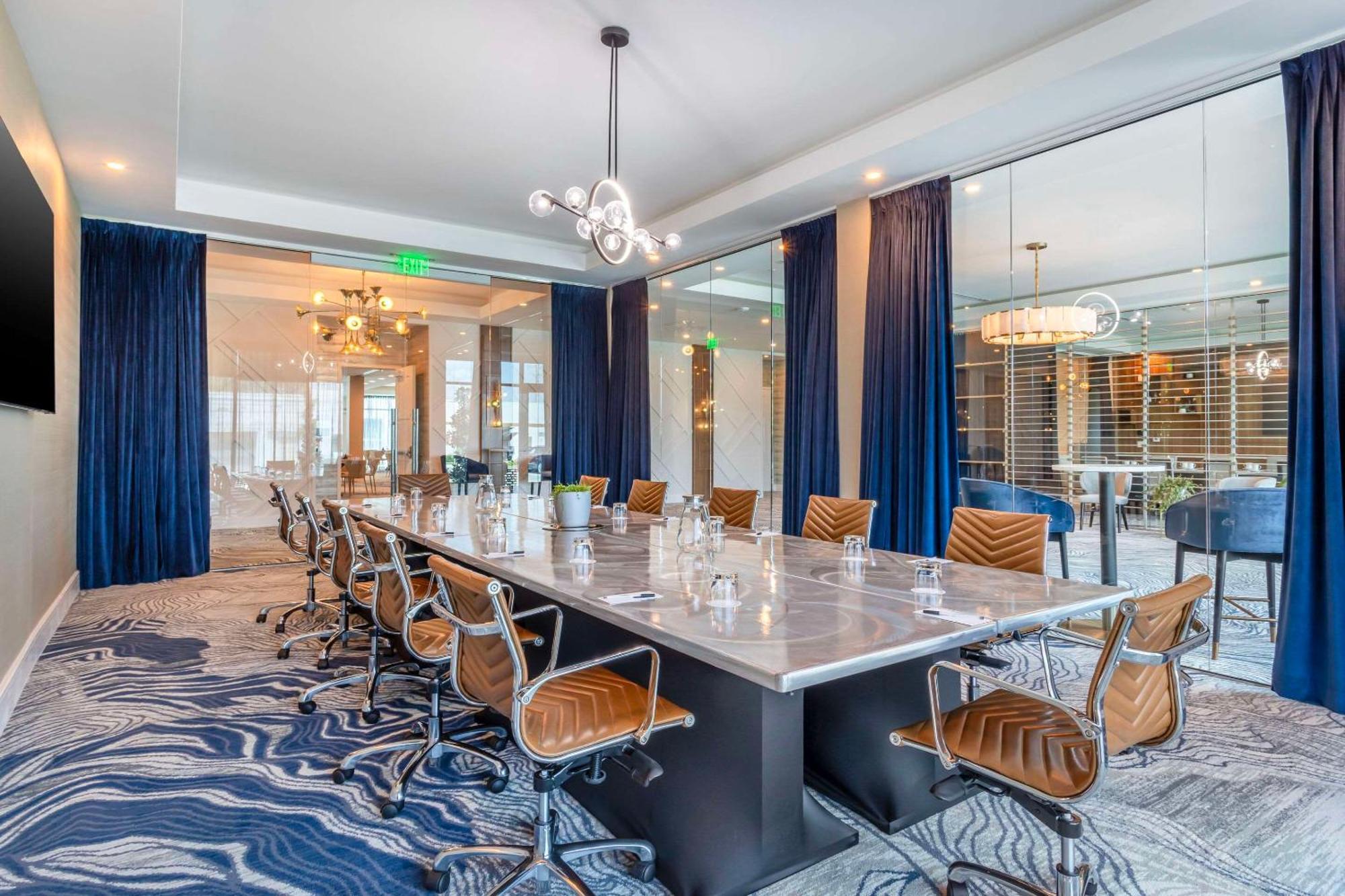 Cambria Riverfront Hotel