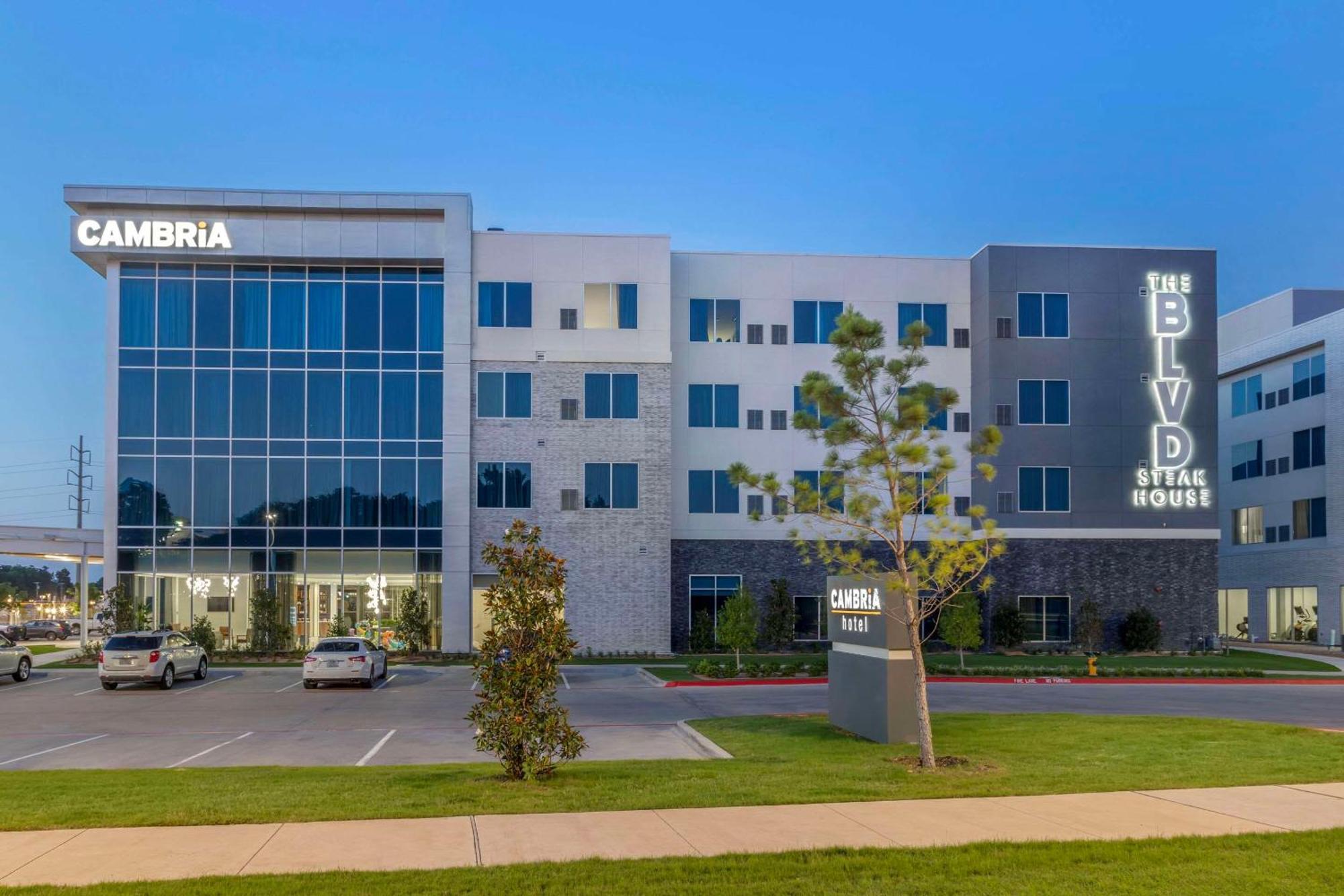 Cambria Riverfront * Waco