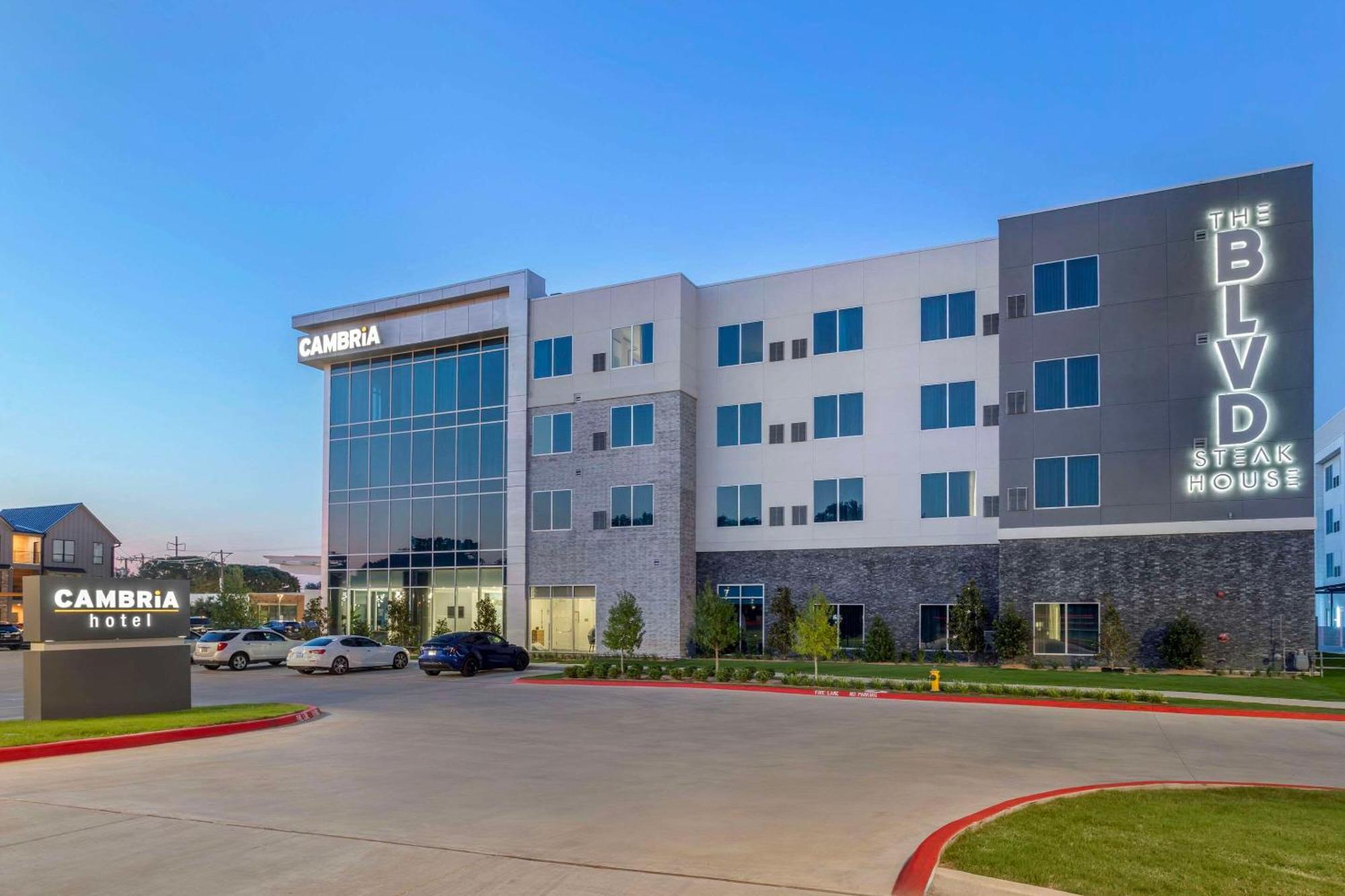 Cambria Riverfront * Waco