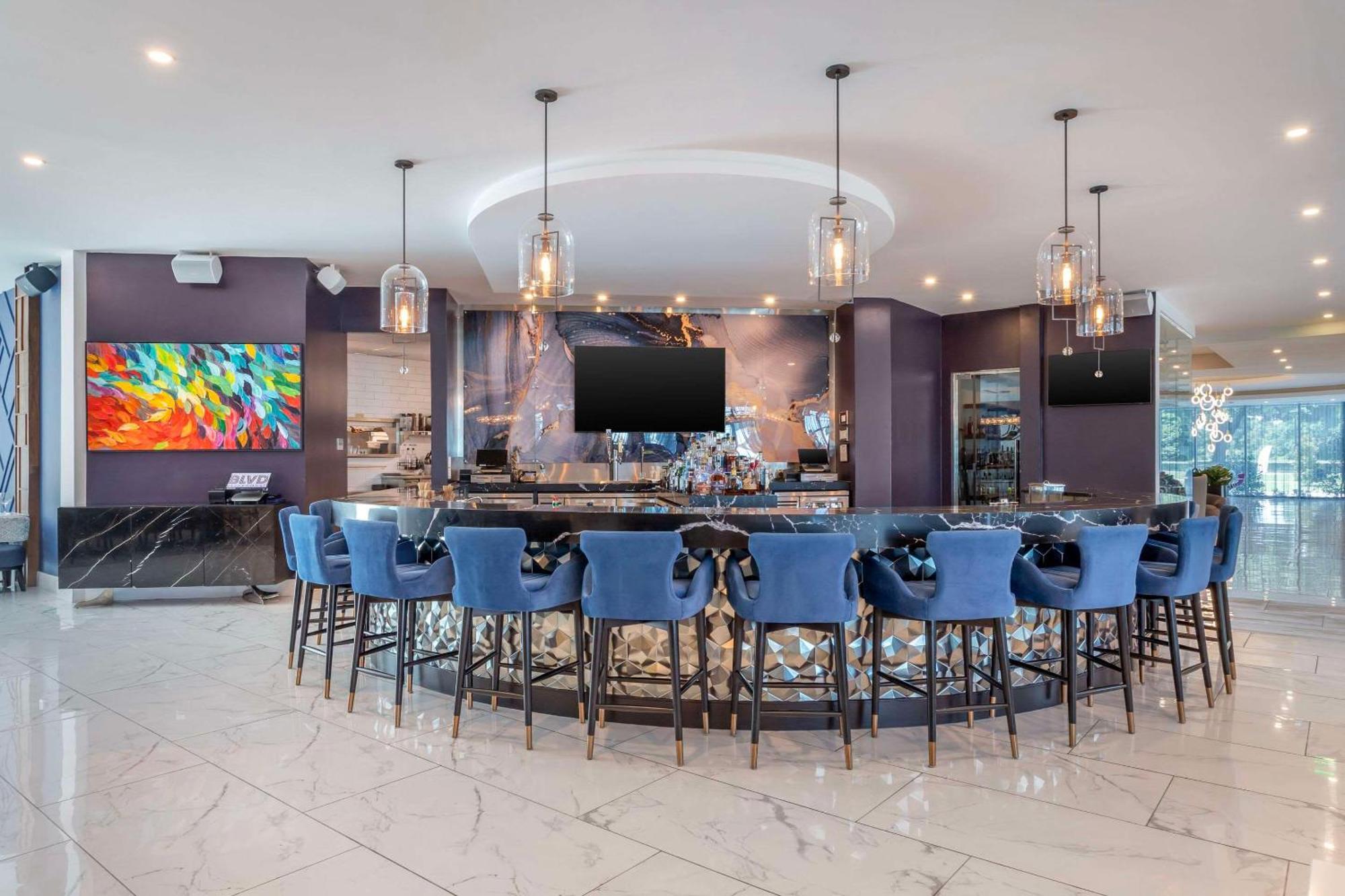 Hotel Cambria Riverfront *
