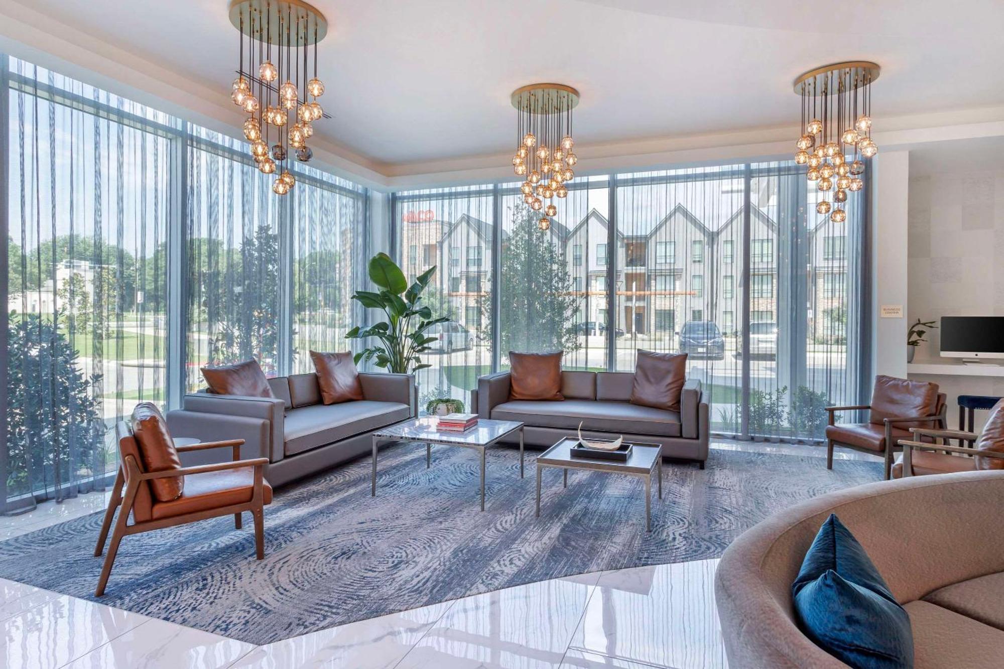 Cambria Riverfront Hotel *